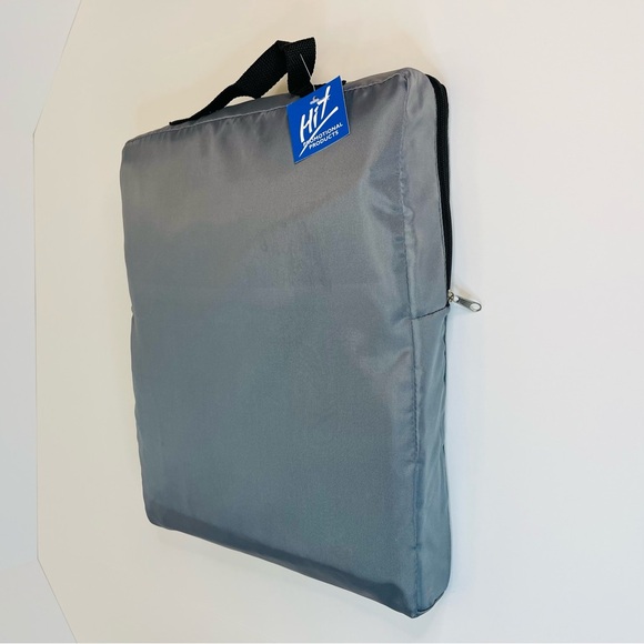 Reversible Fleece / Nylon Folding Picnic Travel Blanket With Carry Case Handle - Picture 1 of 6